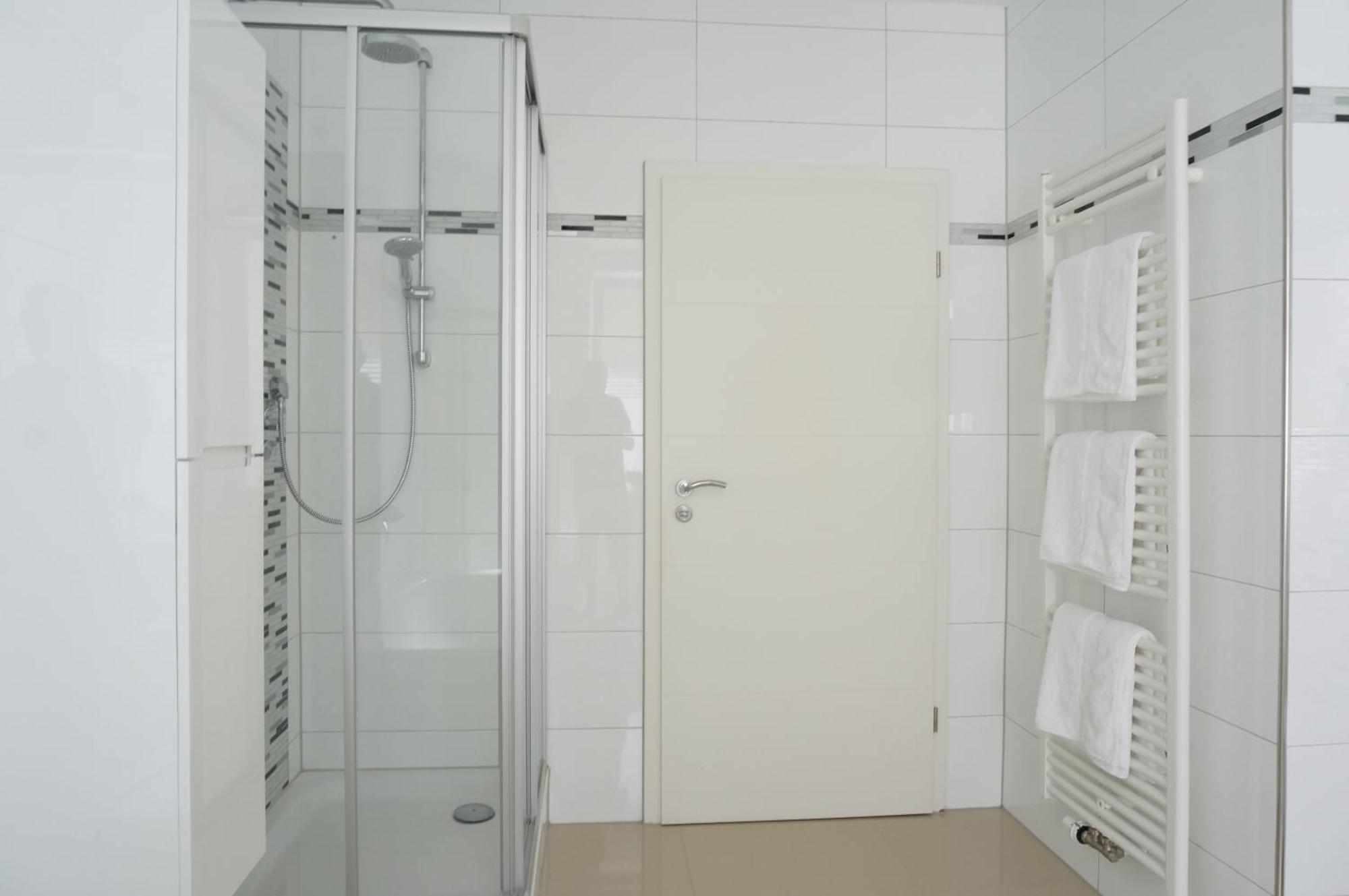 Mein Apartment Flowers Mit Kamin, Bis 10 Personen Frankenthal  Exterior photo